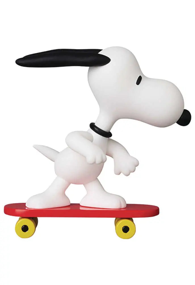 Peanuts Skateboard Snoopy Ultra Detail Figure Figure Series 17 Medicom Toy Corporation