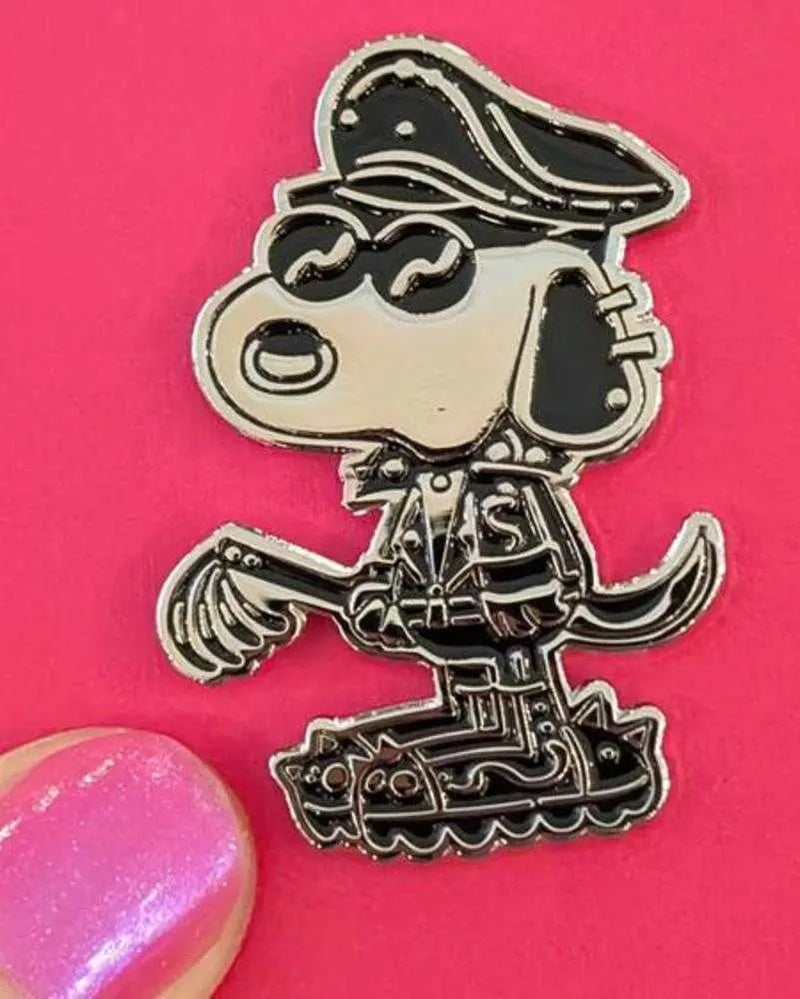 Snoop Of Finland Enamel Pin Silver Sprocket